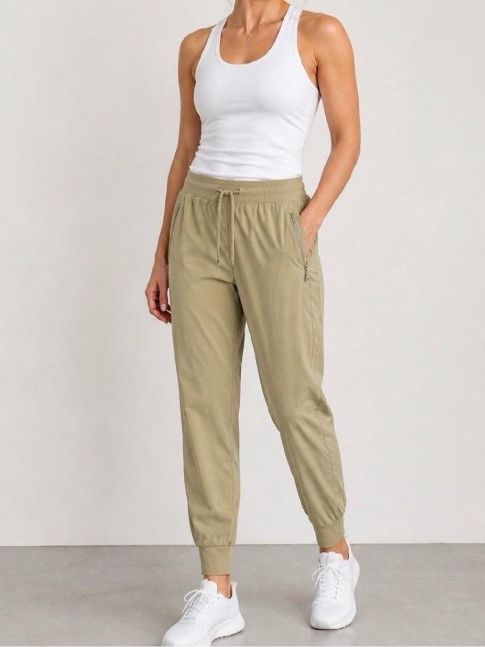 NWT Athleta Trekkie Relaxed Mid Rise Jogger | Beige XXS